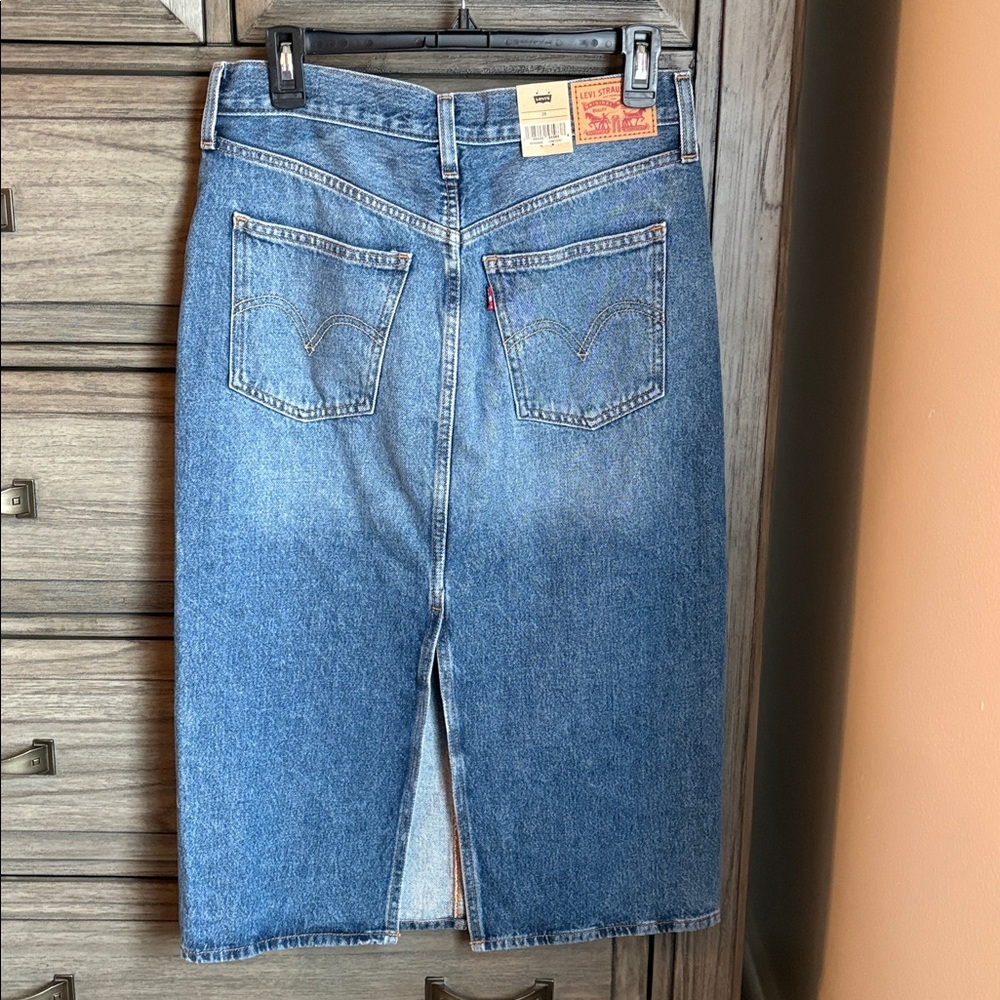 Levi's Classic Blue Denim Skirt - Picture 3 of 8
